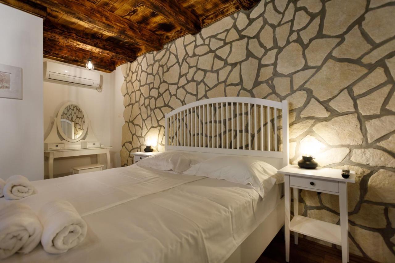 Rustic Apartment Evelin クルク エクステリア 写真