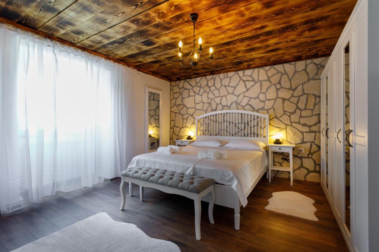 Rustic Apartment Evelin クルク エクステリア 写真