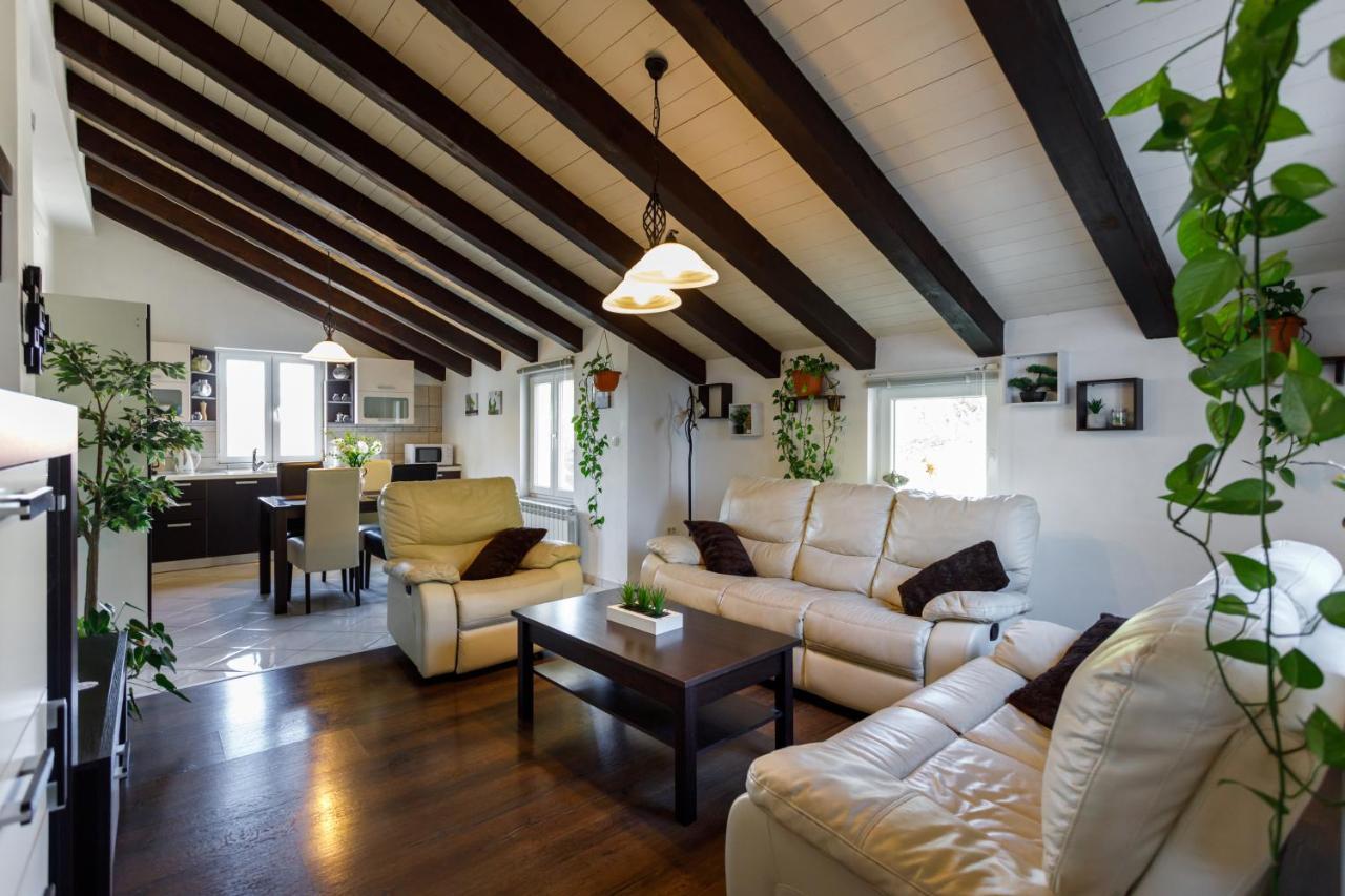 Rustic Apartment Evelin クルク エクステリア 写真