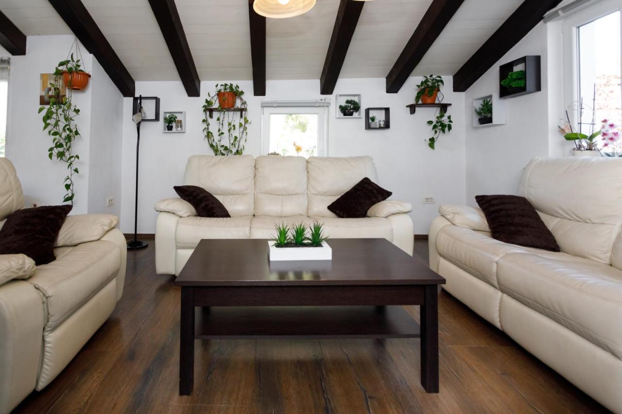 Rustic Apartment Evelin クルク エクステリア 写真